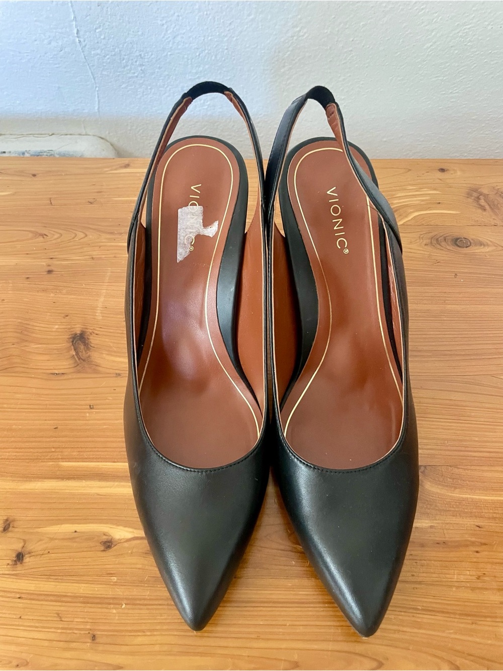Vionic Black Pointed Slingback Pumps